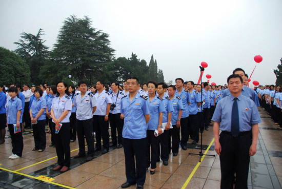 安徽百万党员缅怀先烈重温入党誓词 张宝顺领誓