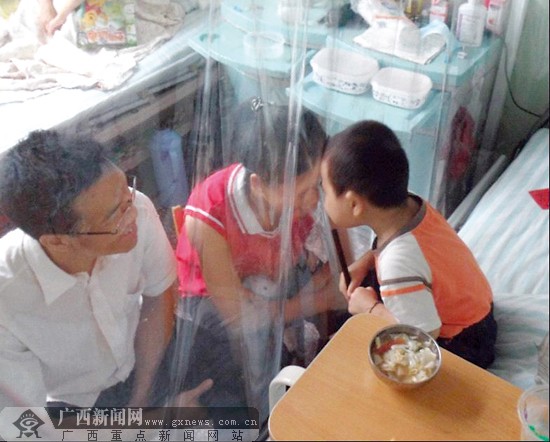 {#img_description} {#img_description}