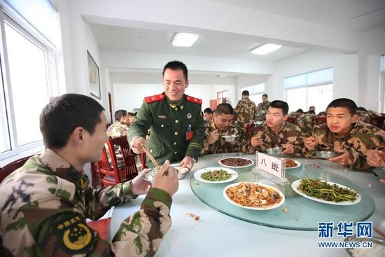 实拍新兵入伍赴军营