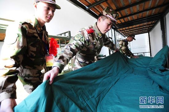 实拍新兵入伍赴军营